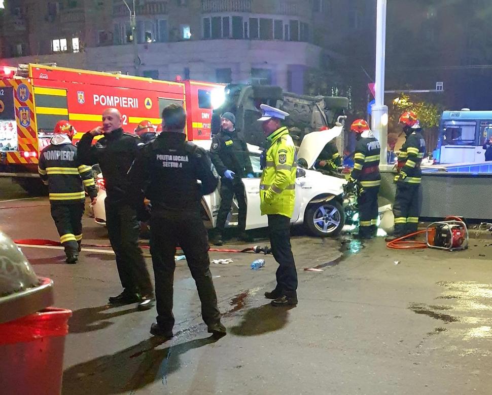Accident grav la Piața Unirii din București, în zona Hotelului Horoscop. Traficul este blocat 876357