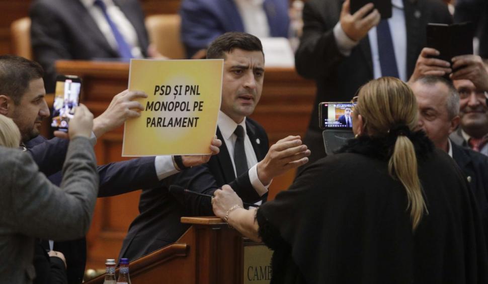 George Simion vs. Diana Şoşoacă, la un pas de bătaie în Parlament la şedinţa pe buget 876192