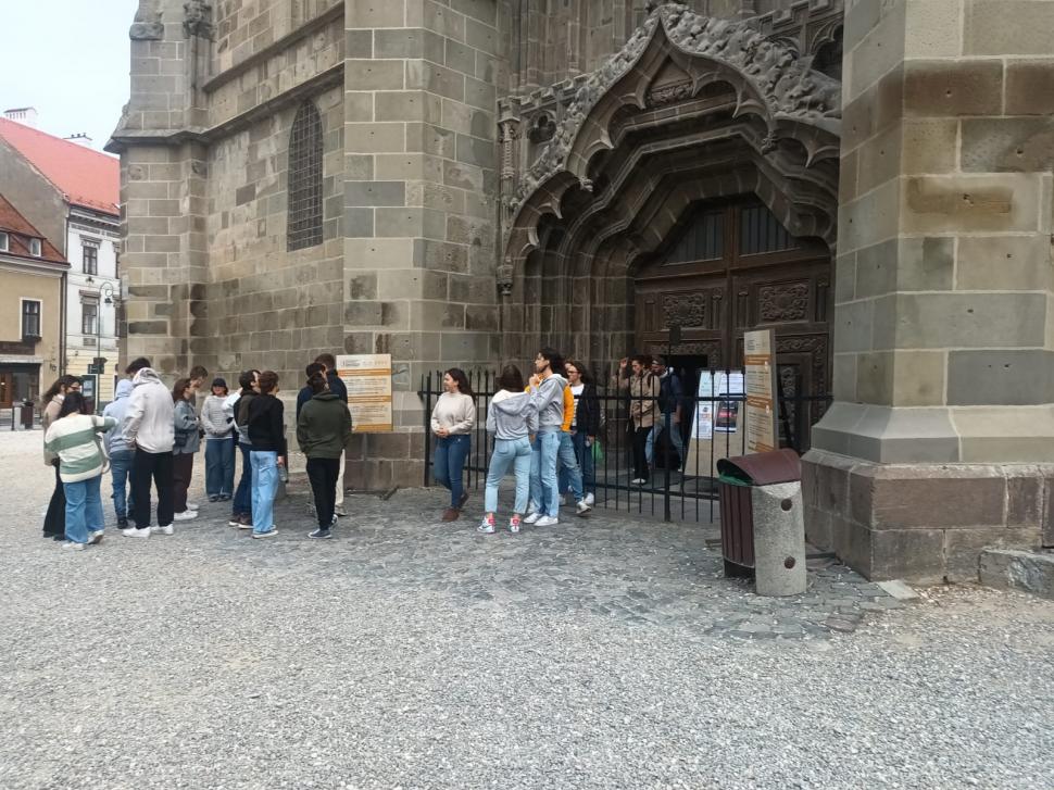 La pas prin Brașov, în zi de sărbătoare 876748