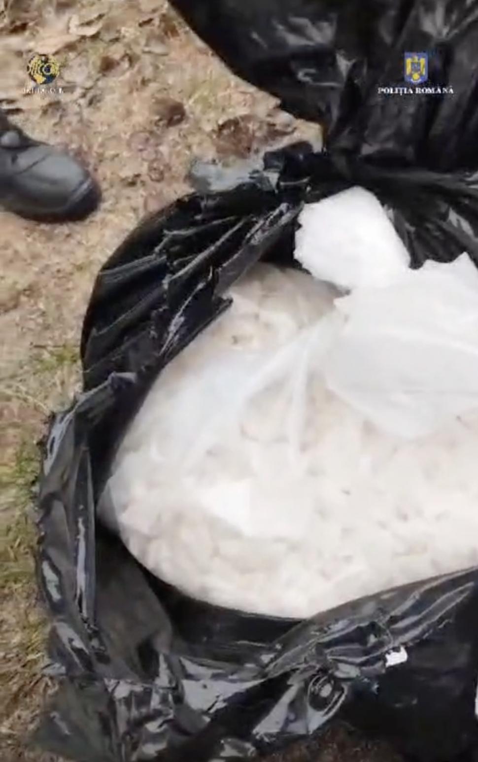 Traficant, prins în flagrant de DIICOT. 50 de kilograme de droguri au fost confiscate 876764