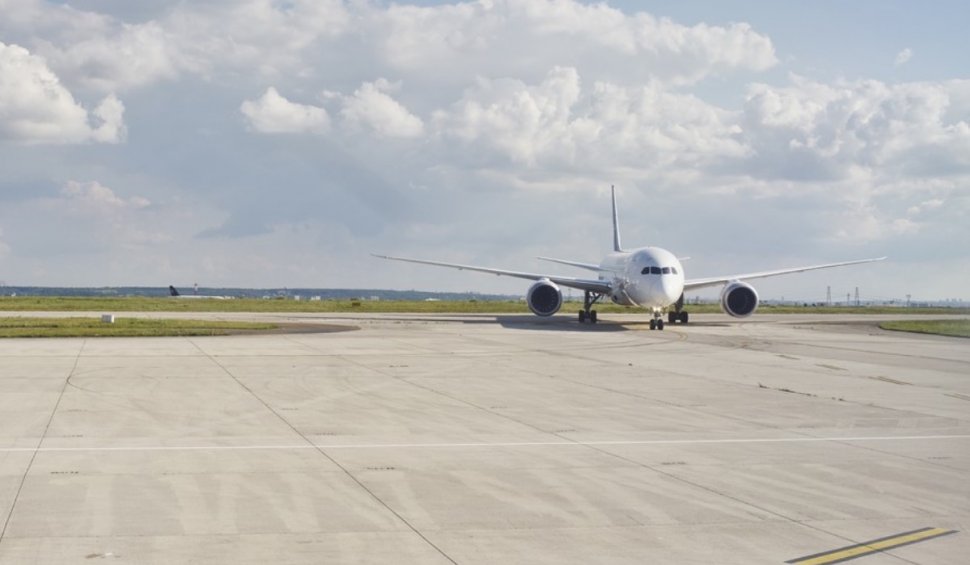 Motivul pentru care un avion al unei companii aeriene din România a fost sechestrat pe un aeroport din Franţa