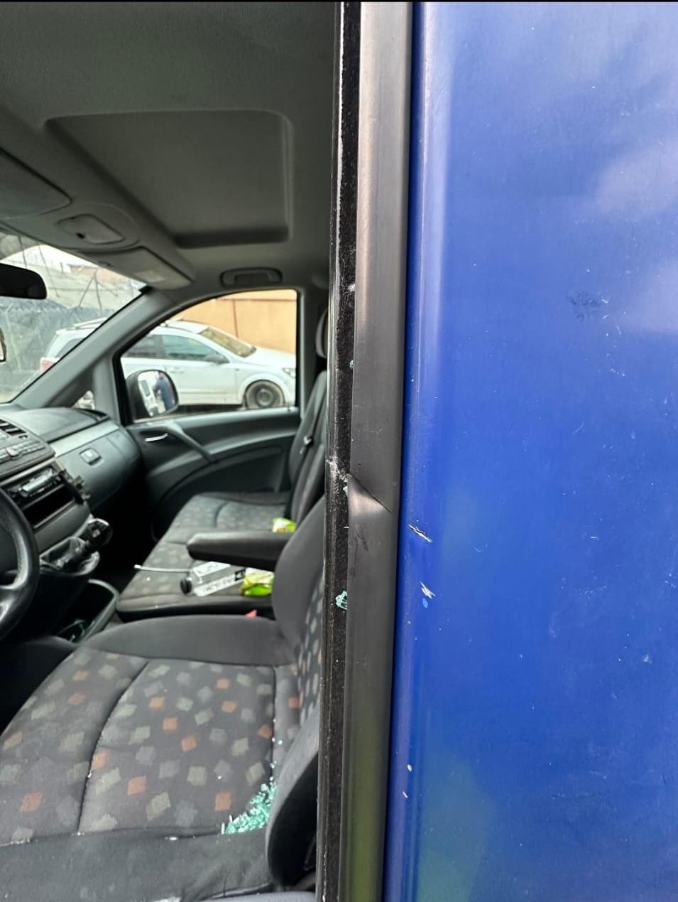 Bărbat surprins în trafic în timp ce s-a dat jos din mașină și a amenințat un șofer cu cuțitul, în București 876875