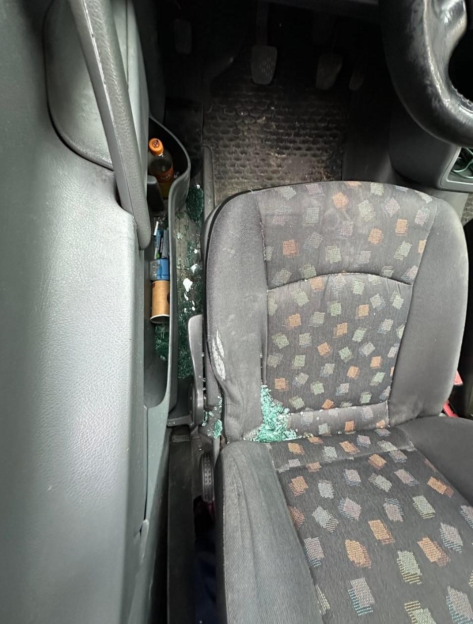 Bărbat surprins în trafic în timp ce s-a dat jos din mașină și a amenințat un șofer cu cuțitul, în București 876877