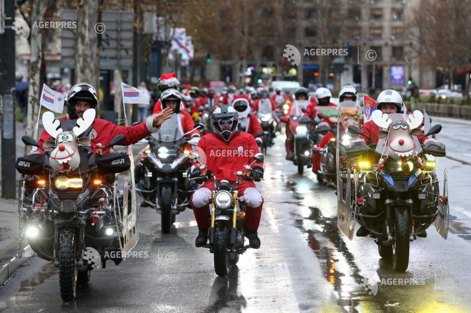 Cei mai ”nebuni” Moși Crăciuni din lume. Apariții inedite pe ape, pe uscat şi în aer!  877185