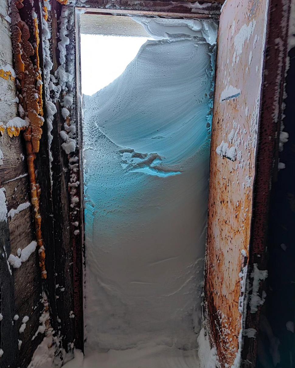 Furtuna Pia lovește cu și mai multă putere în zonele montane | Pericol de avalanșă în munții Făgăraș. Turiștii sunt sfătuiți să amâne orice excursie 877107