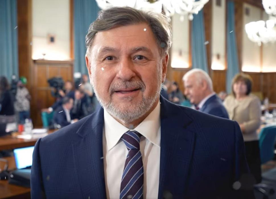 Guvernul și-a făcut filmare cu urări de sărbători. Mesajele transmise de miniștrii cabinetului Ciolacu 877147