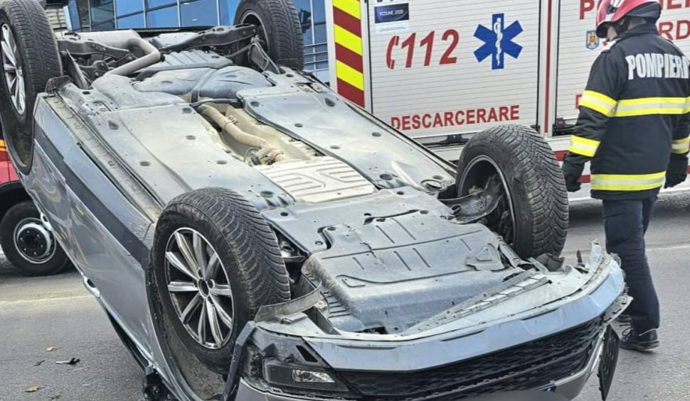 Accident în prima zi de Crăciun la Constanța. Mașina în care se afla o femei și un copil de 8 luni, s-a răsturnat 877252