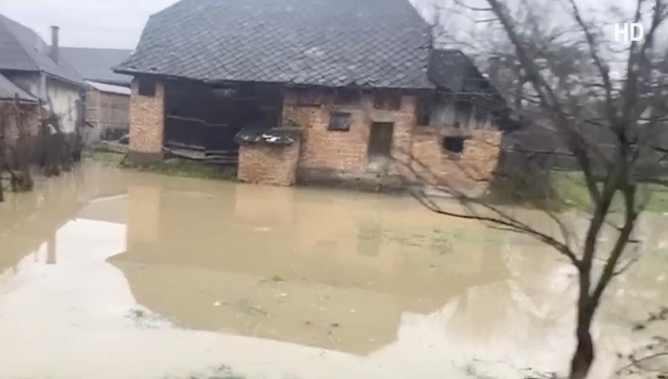 Disperare de Crăciun într-un sat din Maramureș: Zeci de gospodării inundate | Autoritățile intervin de urgență 877245