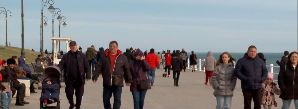 Litoralul, plin de turiști de sărbători | Baie în mare, în prima zi de Crăciun 877274