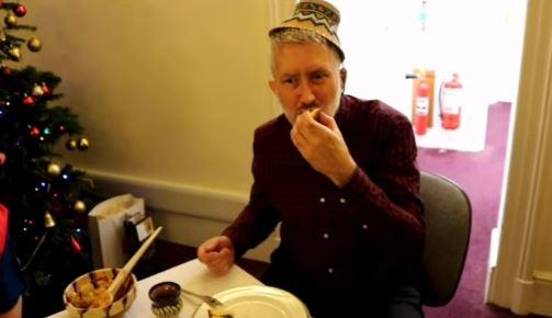 Masă de Crăciun cu mâncăruri tradiționale românești, la Ambasada Britanică din București. Diplomații au dat noroc cu chiftele 877288