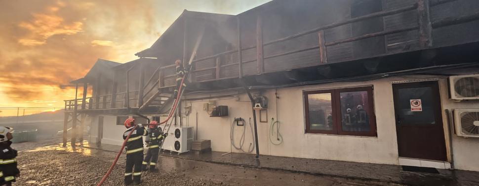 Bunica copilului găsit carbonizat în incendiul de la pensiunea din Prahova: ”Fiica mea este soția patronului” 877381