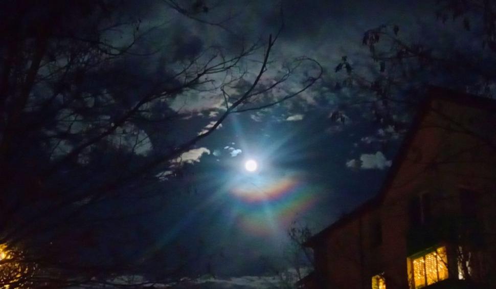 Curcubeu circular nocturn! Al doilea fenomen incredibil pe cerul României, în a doua zi de Crăciun 877556