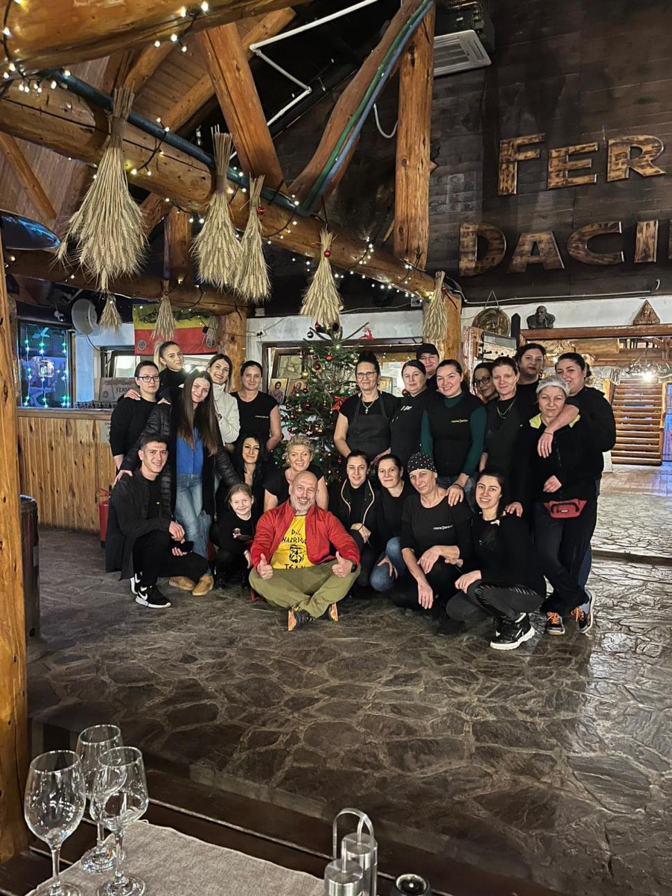 El este patronul pensiunii Ferma Dacilor din Prahova. Cornel Dinicu, unul dintre cei mai cunoscuți interlopi ai anilor 2000 877438