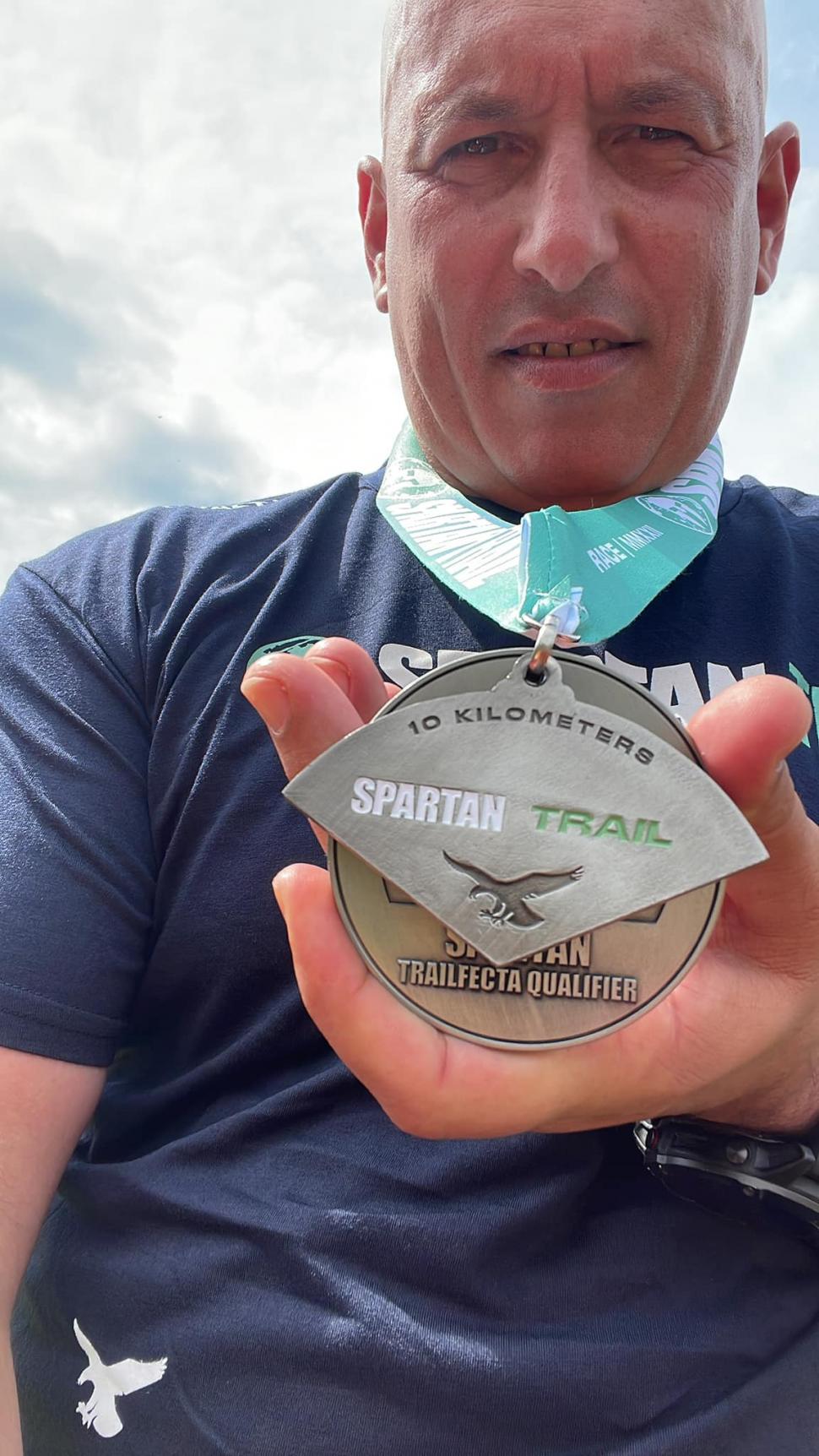 El este patronul pensiunii Ferma Dacilor din Prahova. Cornel Dinicu, unul dintre cei mai cunoscuți interlopi ai anilor 2000 877439