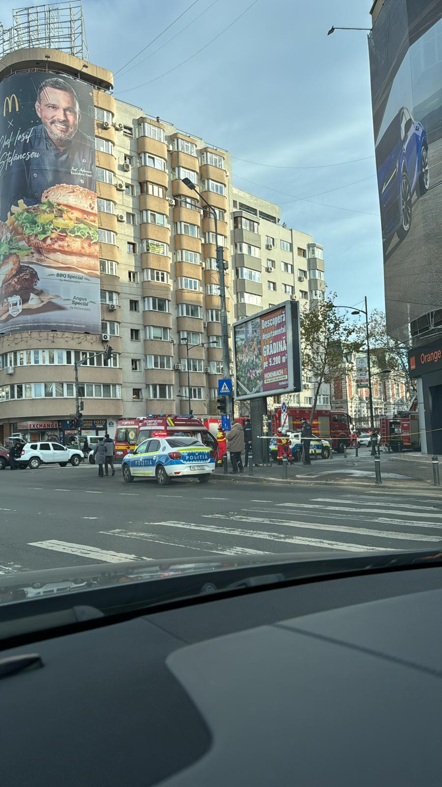 Incendiul puternic de pe Calea Dorobanţi, din București. Pompierii intervin cu mai multe autospeciale 877483