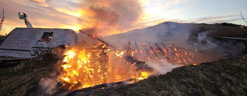 Incendiu devastator la o pensiune din Prahova! Raed Arafat: ”A fost declanșat Planul Roșu” | Mai multe persoane dispărute 877328