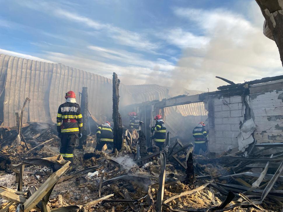 ISU Prahova, despre pensiunea Ferma Dacilor care a ars: ”Nu are autorizație de securitate la incendiu” 877400