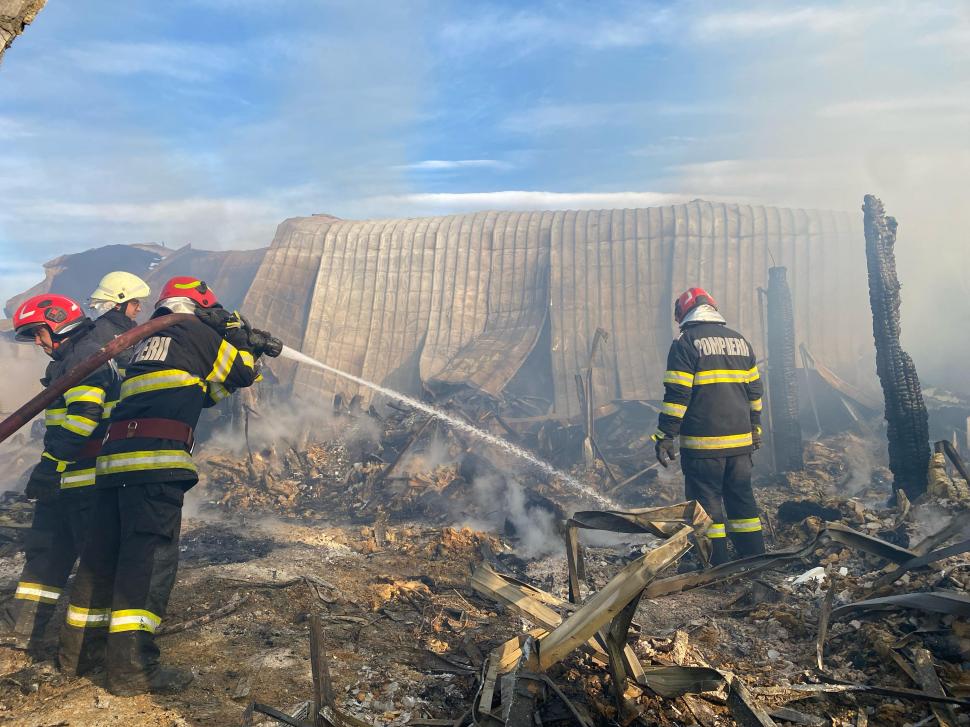 ISU Prahova, despre pensiunea Ferma Dacilor care a ars: ”Nu are autorizație de securitate la incendiu” 877404