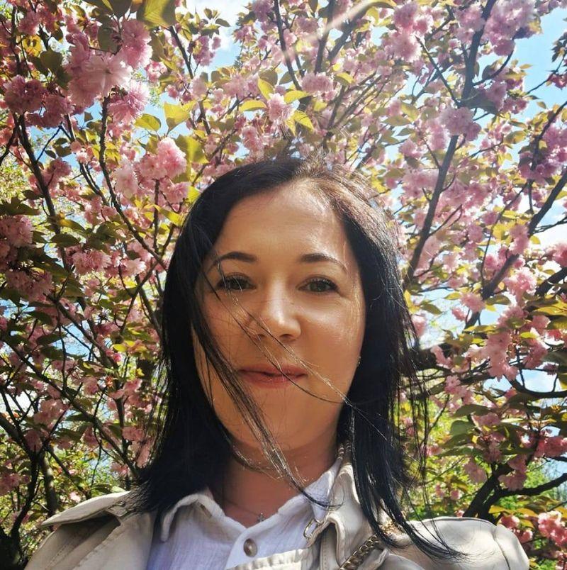 Ea este Mădălina, profesoara găsită moartă în cadă. "Dumnezeu a chemat-o la El în ziua de Crăciun" 877345