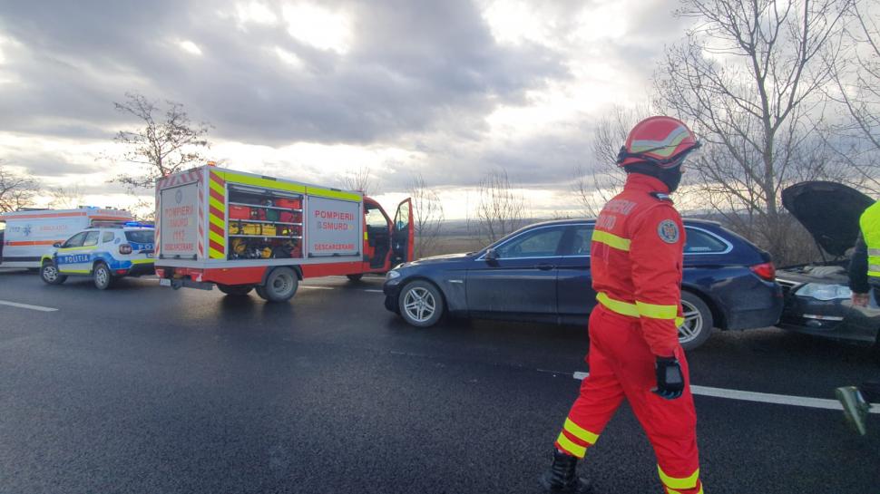 Zece persoane implicate într-un grav accident cu trei mașini pe DN 2, în Suceava. A fost activat Planul Roșu de intervenție 877640