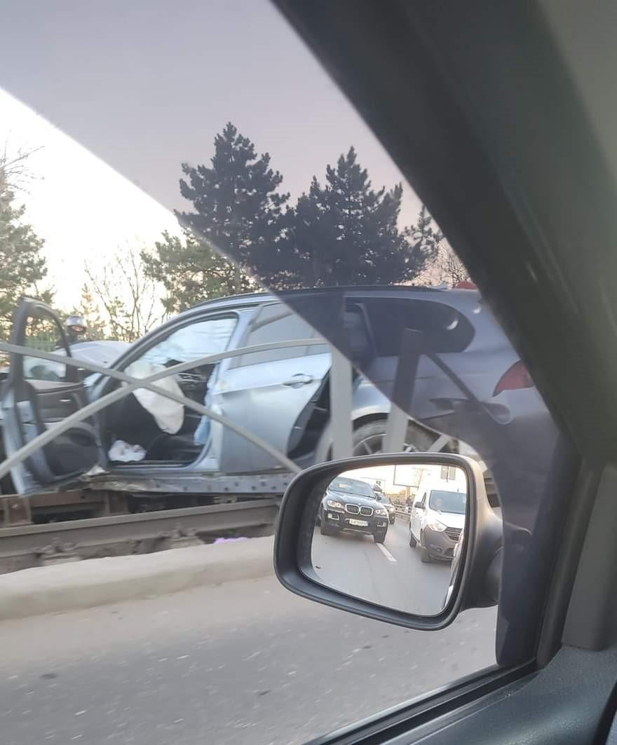 Circulația tramvaielor pe linia 41, reluată după mai bine de trei ore | Haos în traficul din Bucureşti, după un accident cu trei maşini la Podul Ciurel 877746