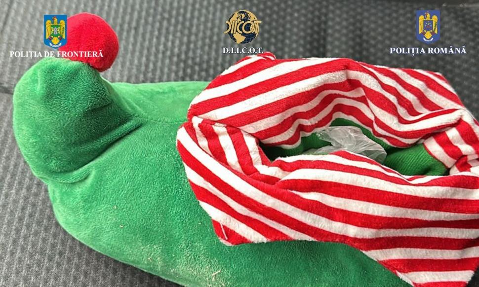 Tânăr de 19 ani, prins cu droguri ascunse într-o pereche de papuci de casă, la controlul de frontieră  877614