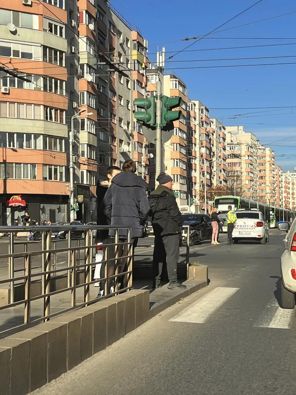 Accident rutier pe Calea Moșilor din București. Linia 21 de tramvai, blocată pe ambele sensuri 877681