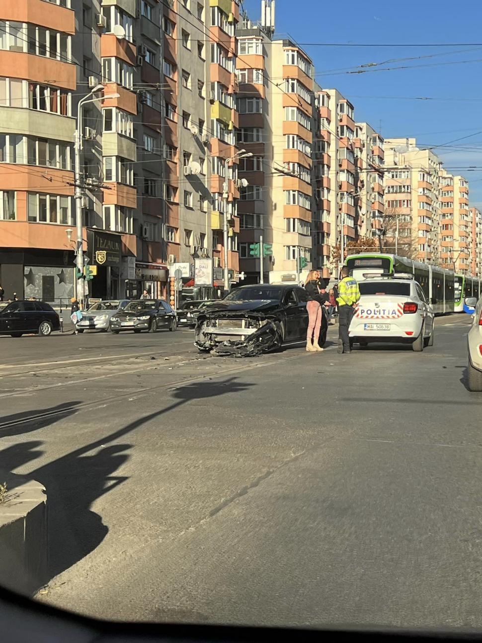 Accident rutier pe Calea Moșilor din București. Linia 21 de tramvai, blocată pe ambele sensuri 877682