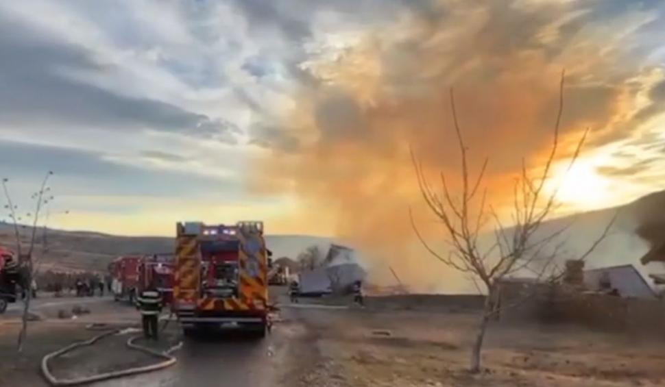 Surse: Ipoteza poliţiştilor în cazul incendiului de la Ferma Dacilor, din Tohani. Şapte oameni au murit în tragedie 877627