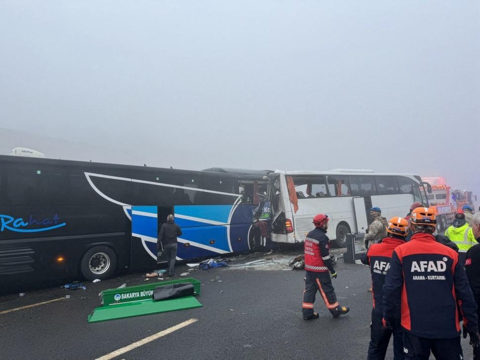 Accident în lanț produs din cauza ceții, în Turcia. 11 oameni au murit și alți 50 au fost răniți 877872