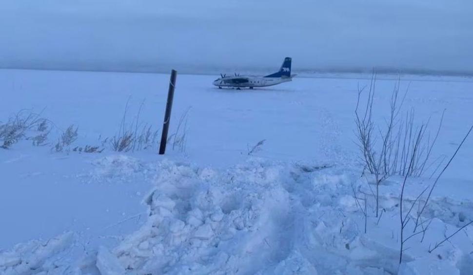 Un avion de pasageri a aterizat pe un râu, după o eroare de pilotaj, în Rusia 877864
