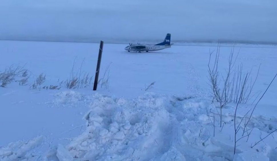 Un avion de pasageri a aterizat pe un râu, după o eroare de pilotaj, în Rusia