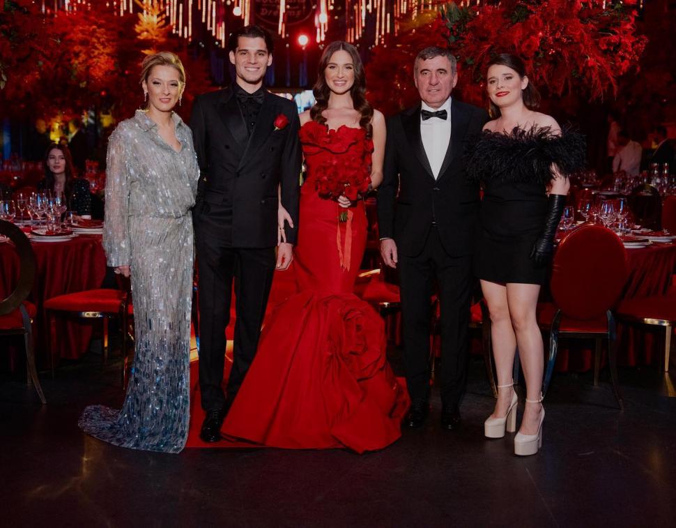 Nu s-au uitat la bani! Suma pe care a strâns-o Ianis Hagi după cununia cu Elena Tănase | Petrecerea l-a costat 200.000 de euro pe fotbalist 878013