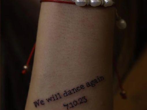 "Am stat în casa unei familii Hamas!" | Mia, tânăra răpită și eliberată din Gaza după 50 de zile, și-a tatuat pe braț un legământ: "Ne vom întoarce să dansăm din nou!" 878160