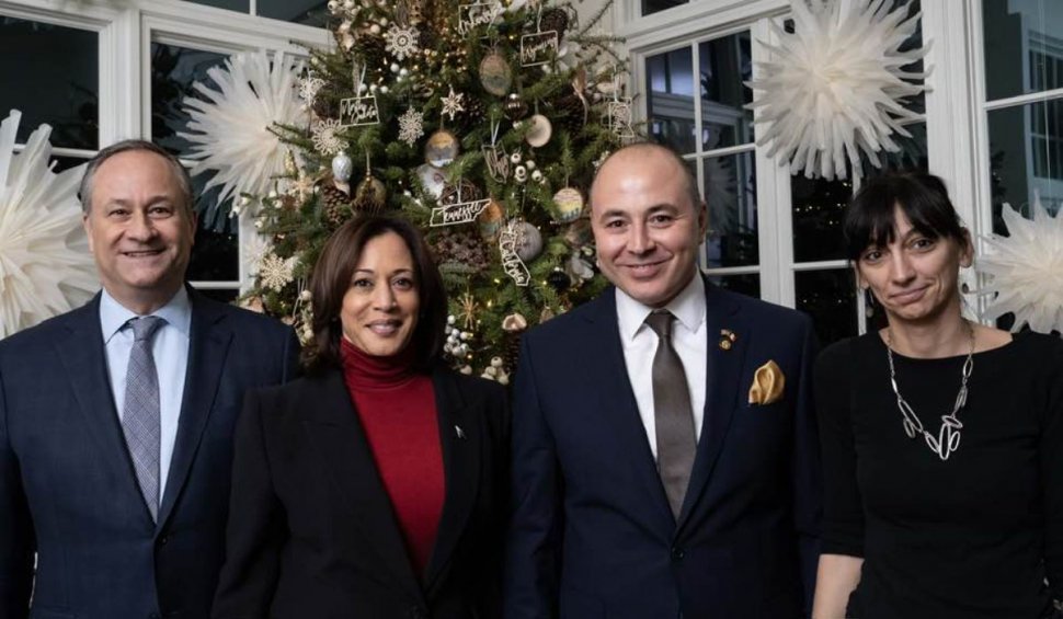 Andrei Muraru, ambasadorul României în SUA, și soția sa, invitați la petrecerea de Crăciun de Vicepreședinta SUA, Kamala Harris