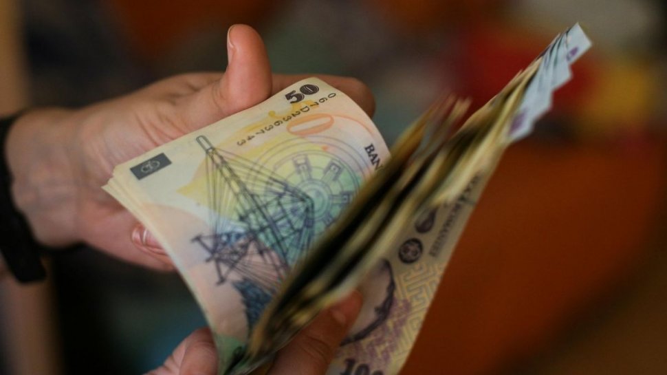 Românii care vor plăti 70% impozit din 1 iunie 2024. Prevederea a fost introdusă în lege