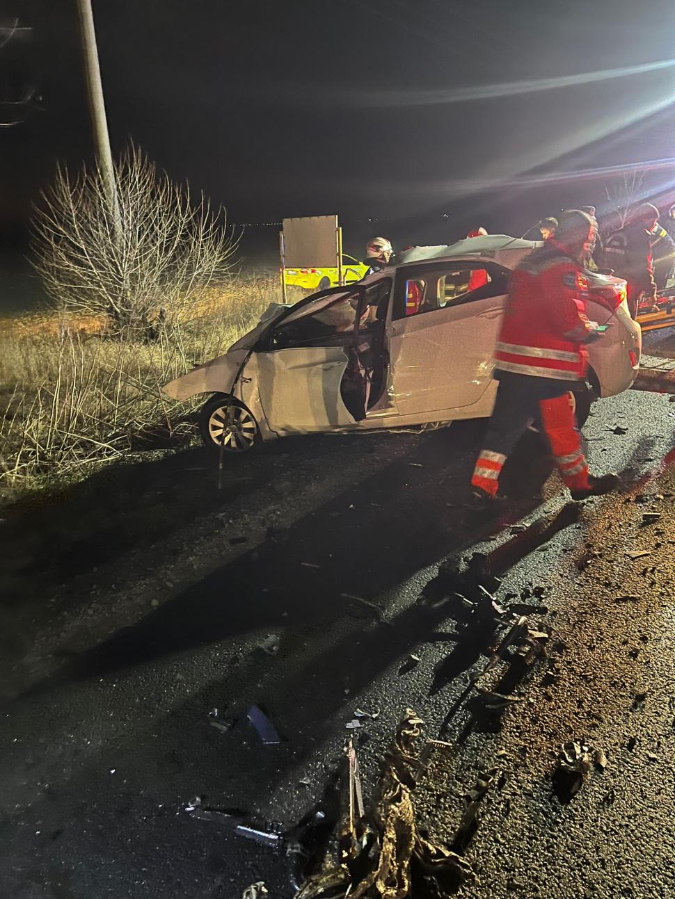 Trei persoane au murit și alte patru au fost rănite, în urma unui grav accident rutier produs pe DN2, județul Ialomița. Traficul este blocat 878035