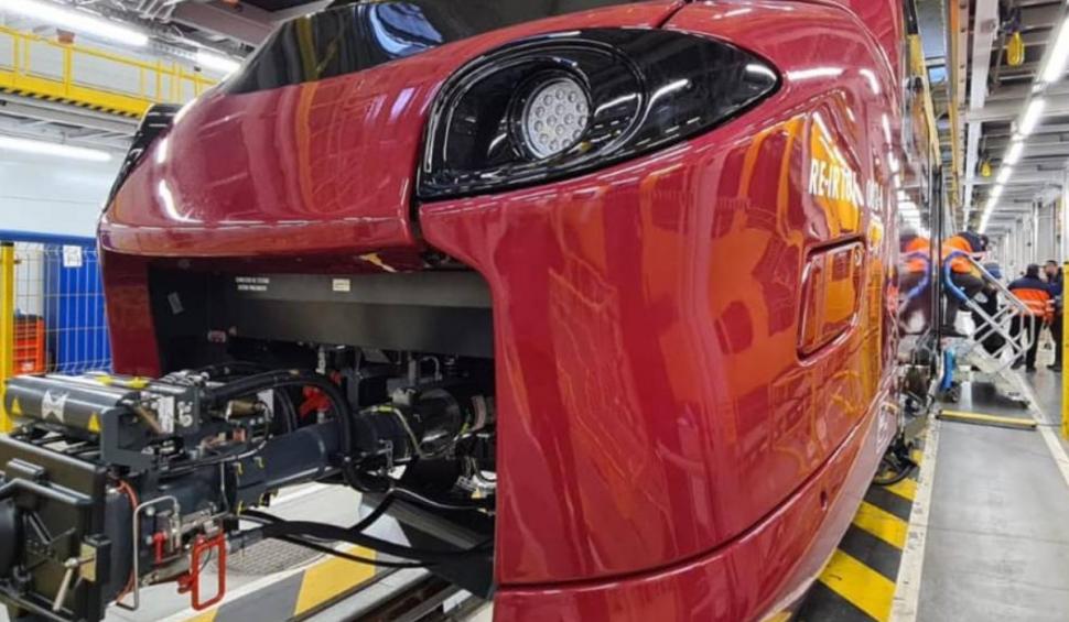 Primul tren electric cumpărat de România în ultimii 20 de ani a făcut scurtcircuit în timpul testelor 878476