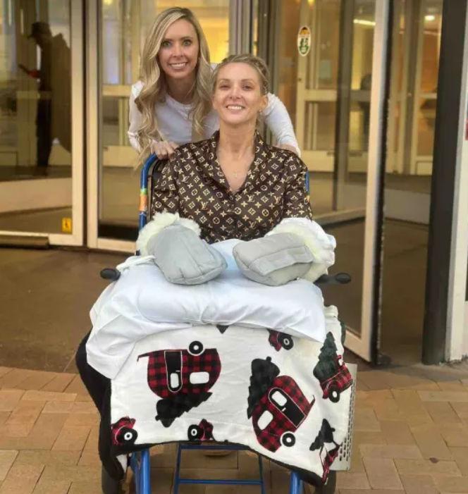 Această femeie a mers la spital pentru o operaţie banală și s-a trezit cu picioarele amputate. Apoi medicii i-au tăiat și brațele 878577