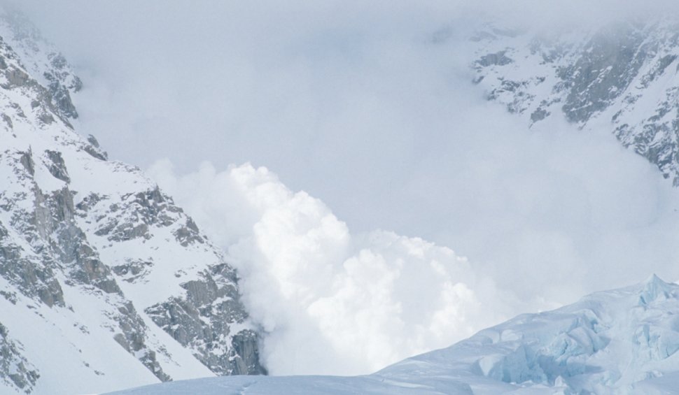 ANM avertizează: risc de avalanșă în România | Zonele montane care sunt vizate 