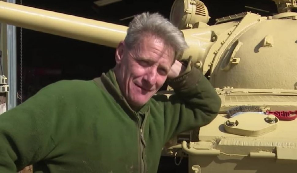 Lingouri de aur de două milioane de lire sterline, descoperite de un bărbat într-un tanc cumpărat de pe internet