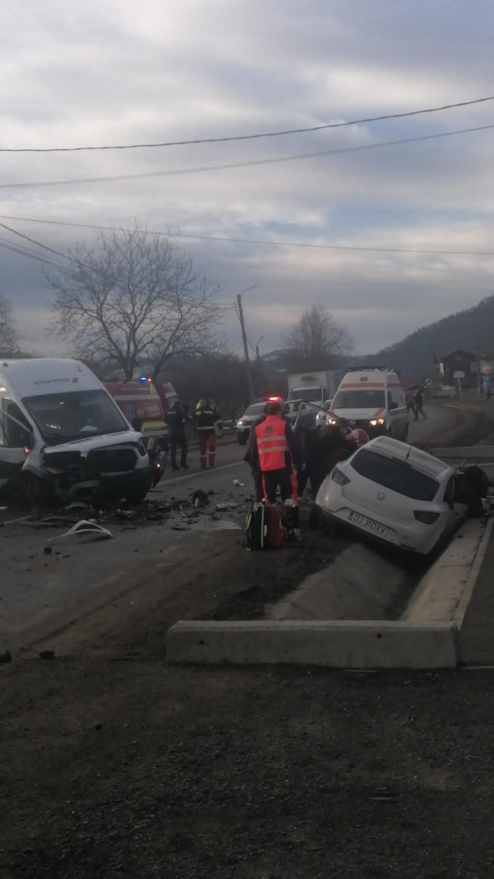 Accident cu patru victime încarcerate pe DN73, în Tohanul Nou, județul Brașov | Un băiat de 19 ani a murit 878931