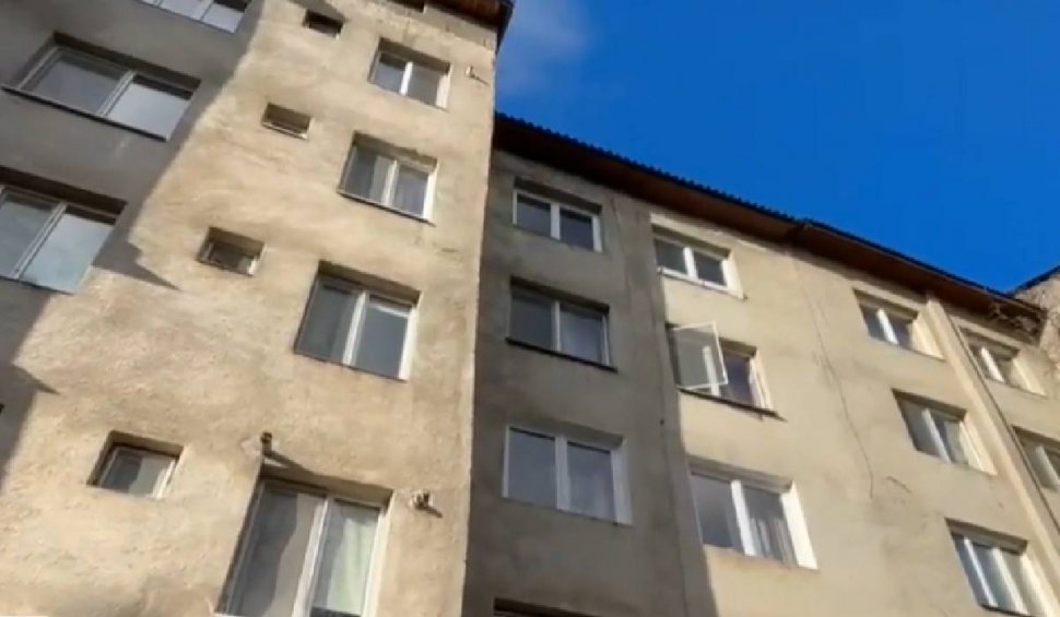 Bărbatul care și-a aruncat soția de la balconul blocului din Zalău și-ar fi premeditat fapta. Noi detalii despre cumplita crimă