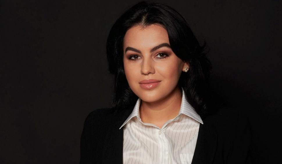 Românca Romina Gingașu, despre viața trăită lângă miliardarul Piero Ferrari: "El apreciază lucrurile pe care le fac" 879264