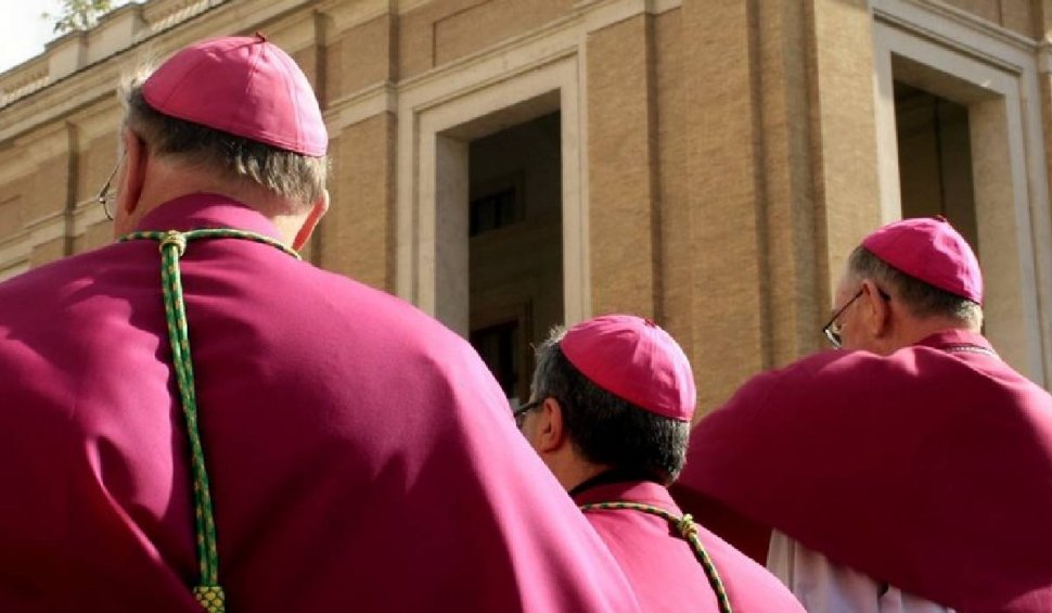 Un înalt oficial al Vaticanului pledează pentru posibilitatea ca preoții să se căsătorească: "Trebuie să ne gândim serios"