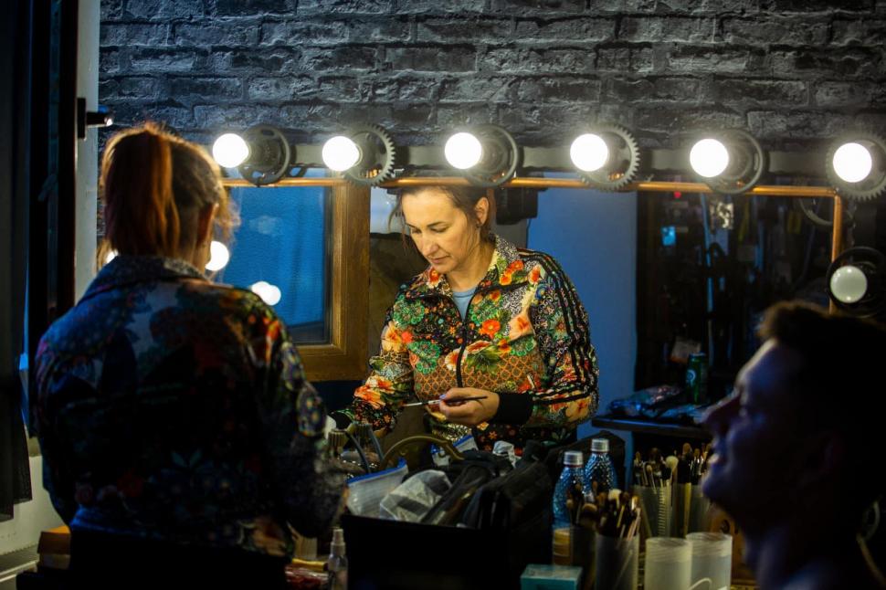 Ea este Bianca Boeroiu, românca premiată cu un Emmy la categoria "Cel mai bun machiaj contemporan dintr-un film de televiziune" 879571