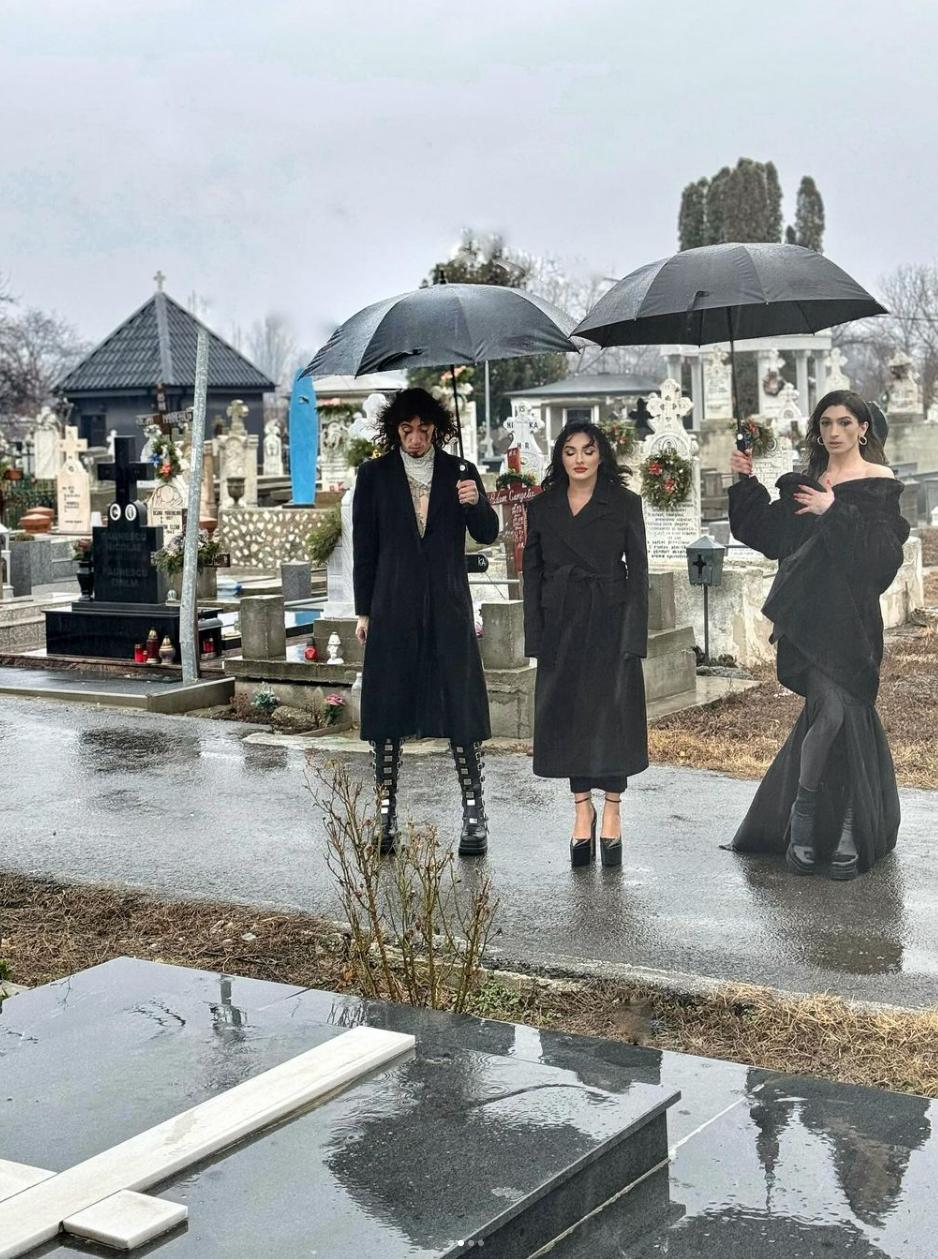 Ana Morodan, şedinţă foto inedită în cimitir: "Am venit să-mi îngrop trecutul" 879663