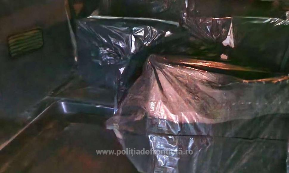 "Trage pe dreapta, că trag!” | Urmărire cu focuri de armă pentru a opri o maşină, urmată de un accident grav, în Botoşani 879647