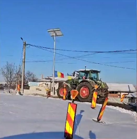 Protest cu sute de tractoare şi camioane în Bucureşti. Fermierii români blochează Capitala | "Ieșiți din casă, dacă vă pasă!" 879819