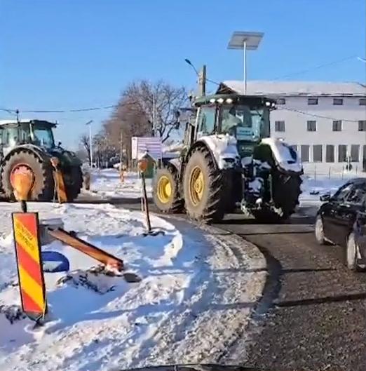 Protest cu sute de tractoare şi camioane în Bucureşti. Fermierii români blochează Capitala | "Ieșiți din casă, dacă vă pasă!" 879820
